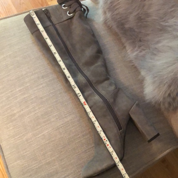 Size 5M Nine West grey suede knee high boots. - Picture 8 of 8